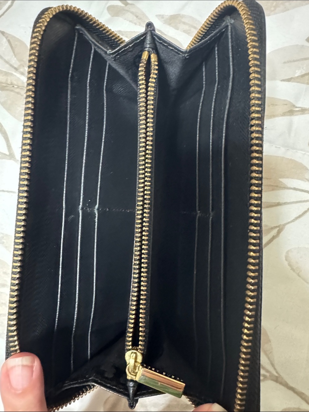 Tory Burch Black Woven Leather Zip Wallet with Gold Logo - Picture 6 of 7